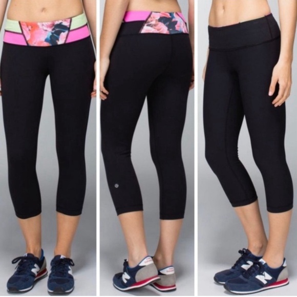 LULULEMON Wunder Under Secret Garden Reversible Leggings - Size 6 - Picture 7 of 16